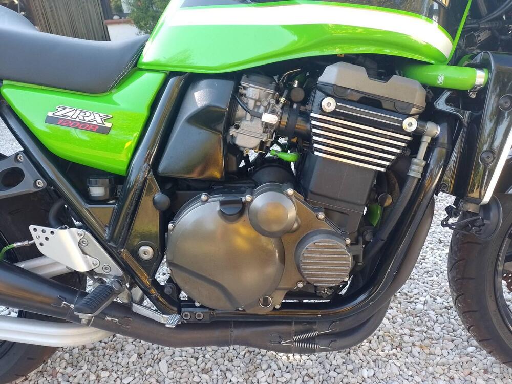 Kawasaki ZRX 1200 R (2000 - 06) (5)