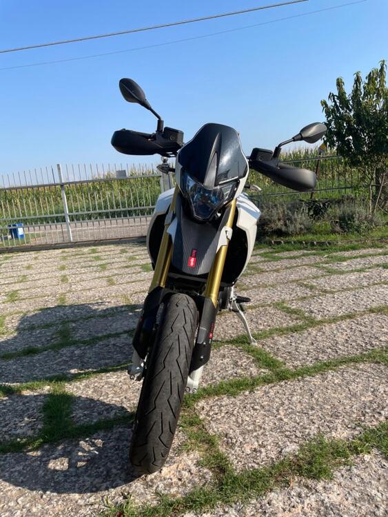 Aprilia Dorsoduro 750 (2009 - 14) (2)