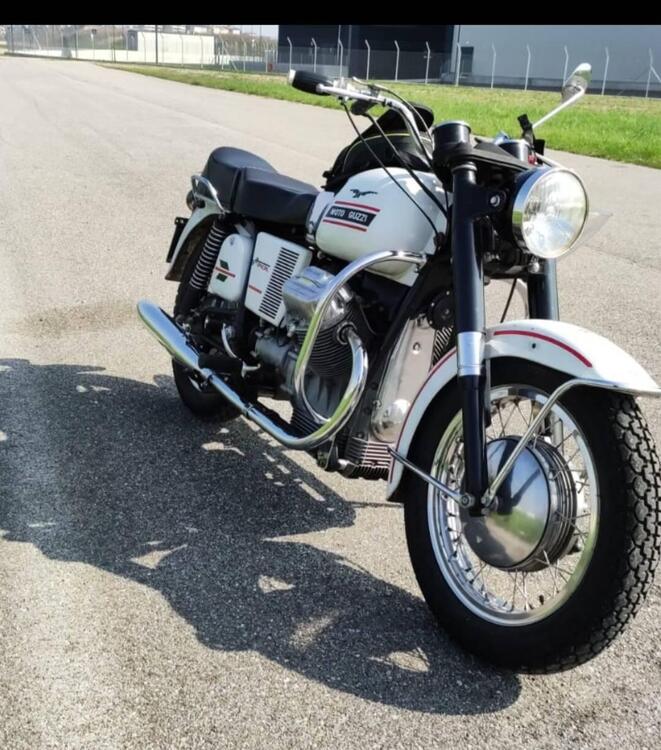 Moto Guzzi V7 special 