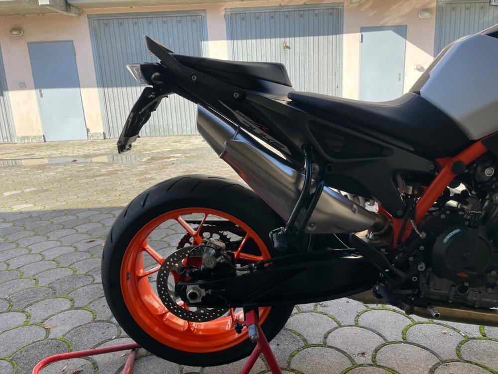 KTM 890 Duke R (2020) (4)