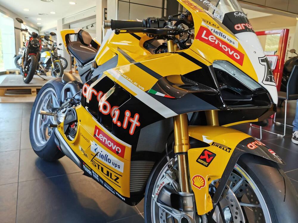 Ducati Panigale V4 Bautista 2022 World Champion Replica (2023) (5)