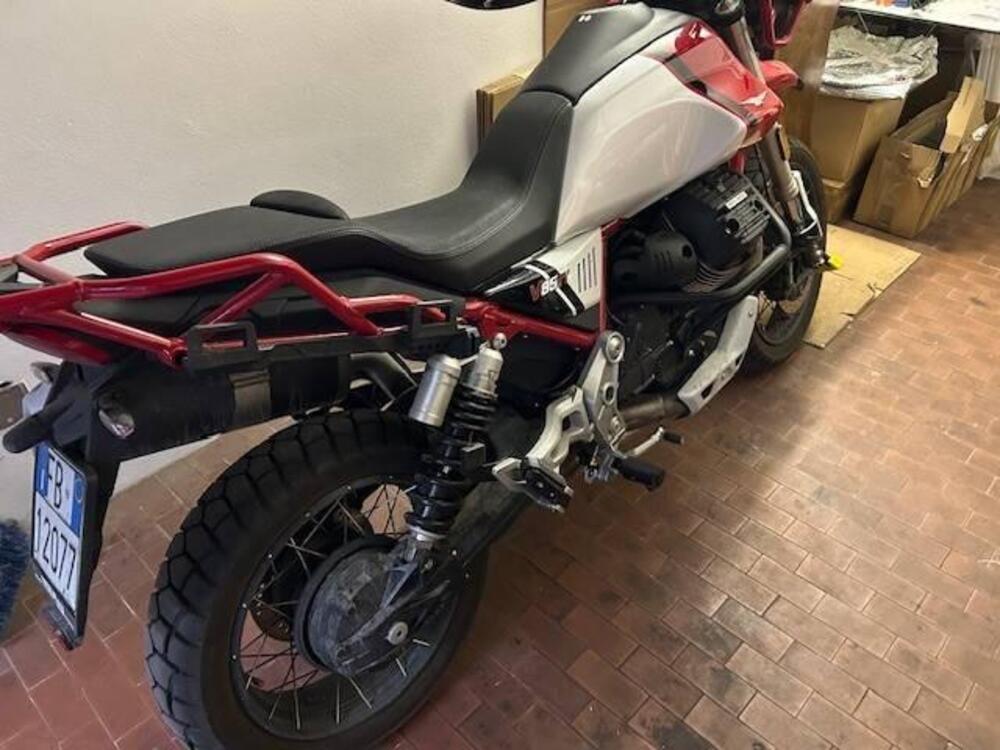 Moto Guzzi V85 TT Evocative Graphics (2021 - 23)