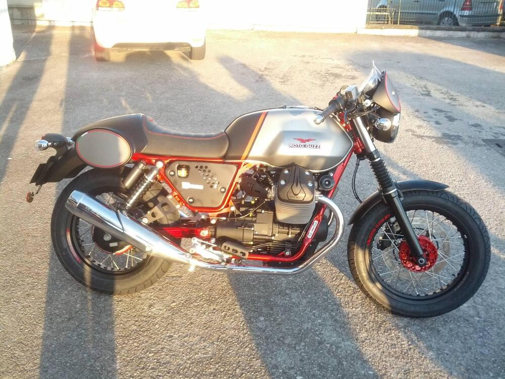 Moto Guzzi V7 II Racer (2015 - 17) (2)