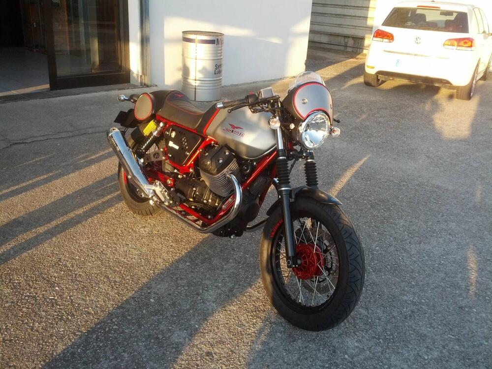 Moto Guzzi V7 II Racer (2015 - 17) (3)