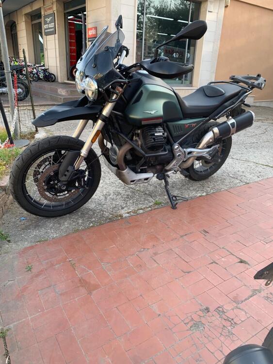 Moto Guzzi V85 TT (2021 - 23) (2)