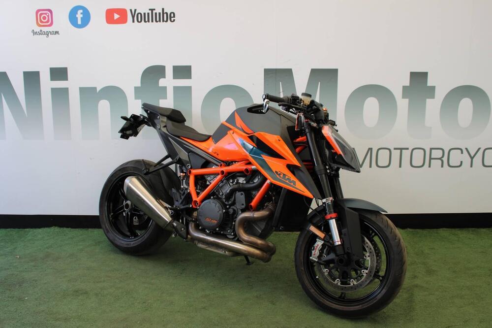 KTM 1290 Super Duke R (2020) (2)