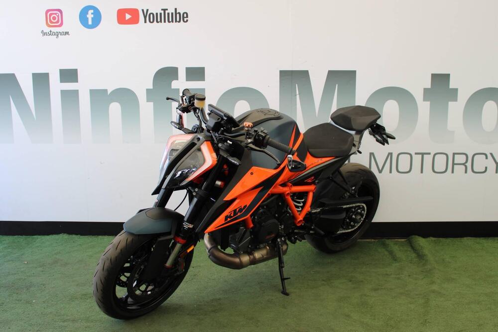 KTM 1290 Super Duke R (2020) (3)