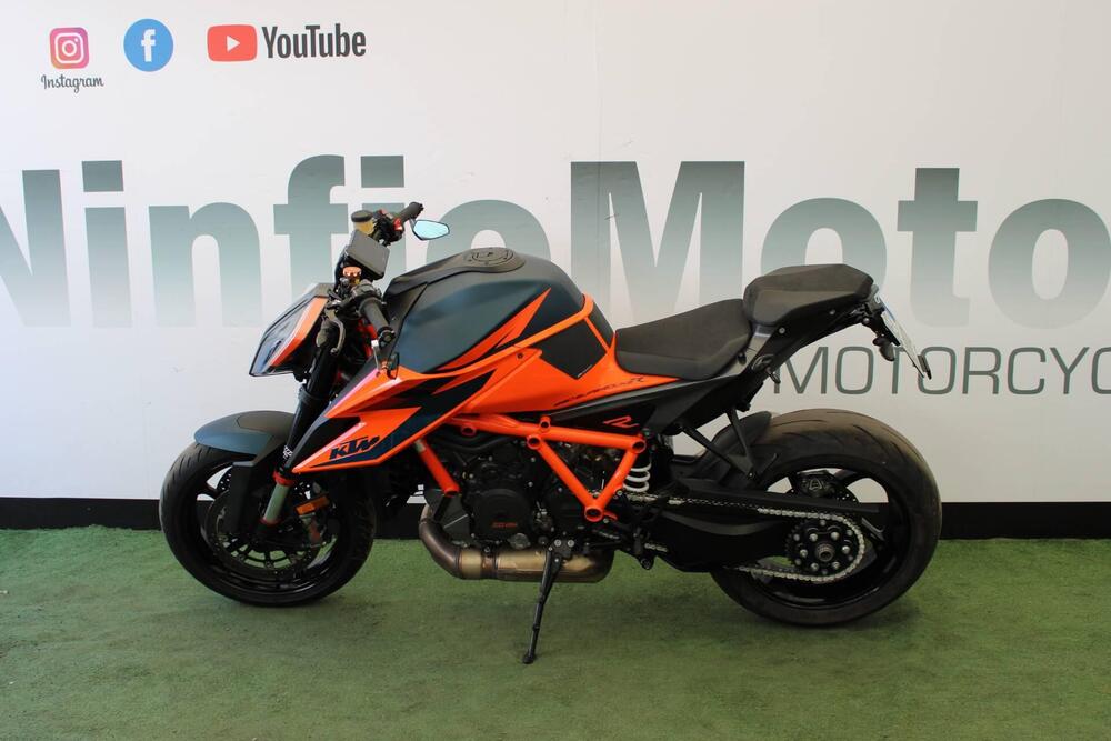 KTM 1290 Super Duke R (2020) (4)