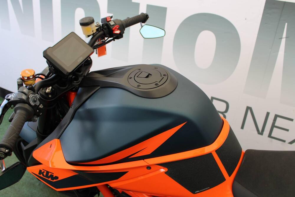 KTM 1290 Super Duke R (2020) (5)