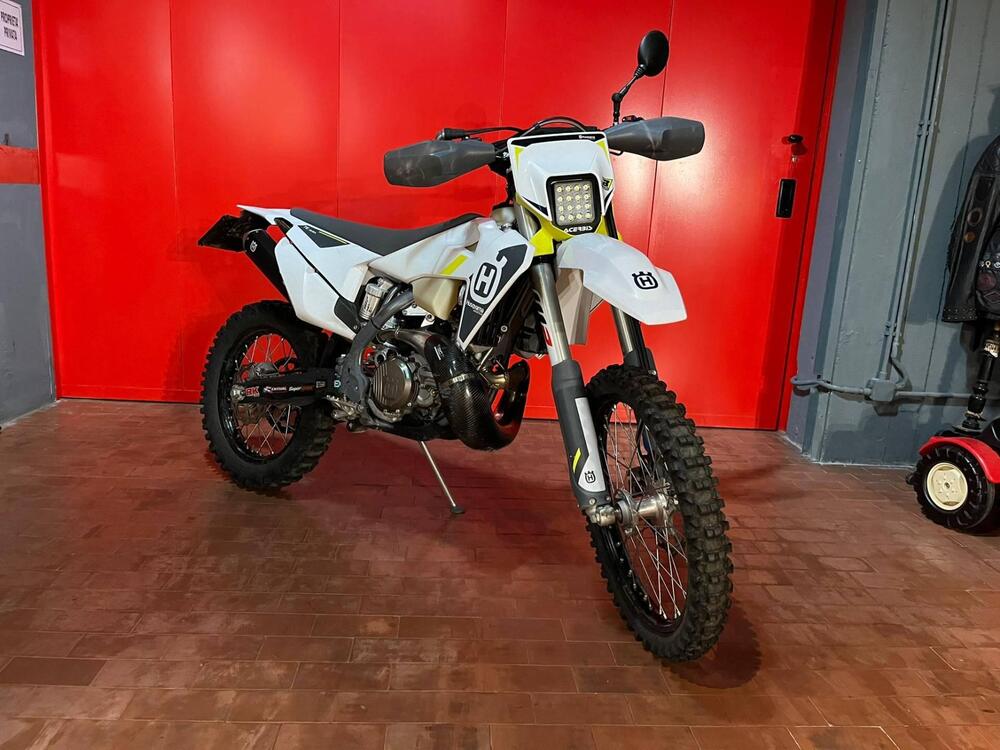 Husqvarna TE 300i (2022) (2)