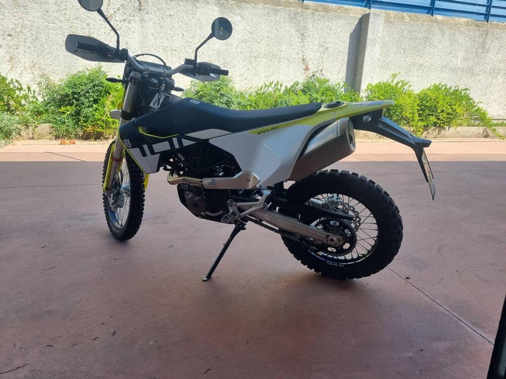 Husqvarna 701 Enduro (2023 - 24) (4)