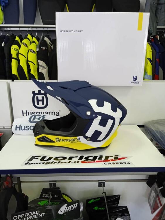 CASCO HUSQVARNA KIDS RAILED (2)