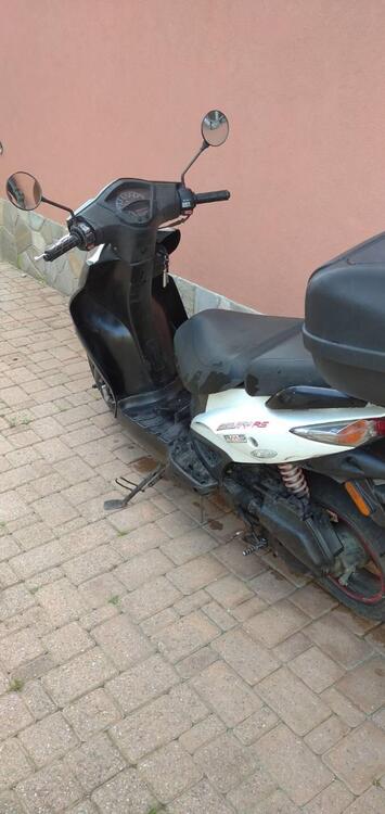 Kymco Agility 50 R12 (2007 - 17) (2)