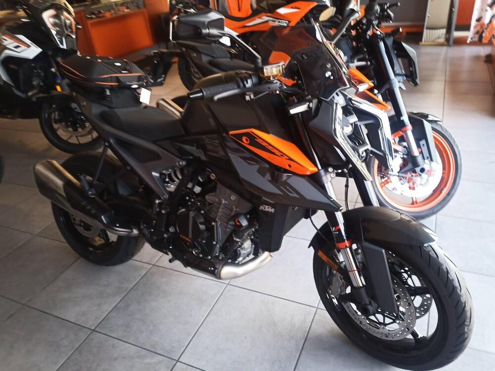 KTM 990 Duke (2024)