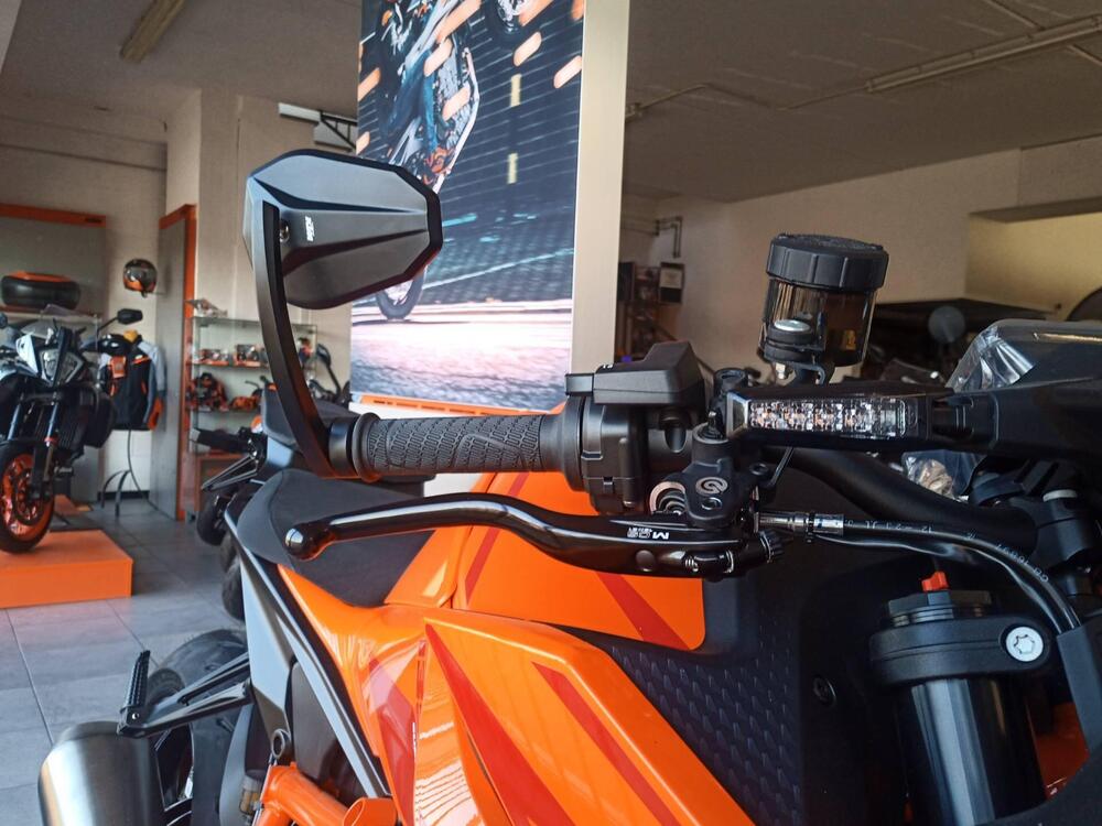 KTM 1390 Super Duke R (2024) (2)