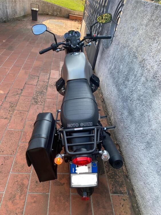 Moto Guzzi V7 II Stone (2015 - 17) (3)