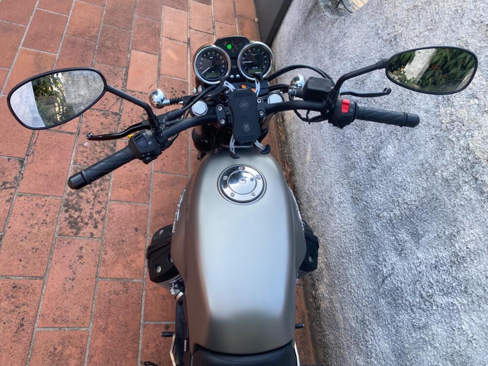 Moto Guzzi V7 II Stone (2015 - 17) (4)