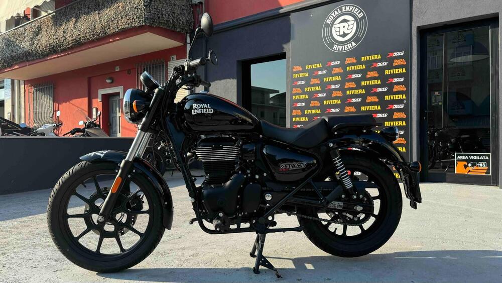 Royal Enfield Meteor 350 Fireball (2021 - 24) (3)