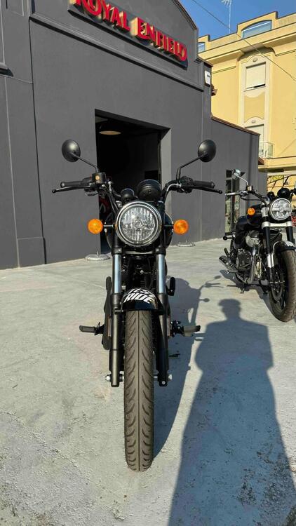 Royal Enfield Meteor 350 Fireball (2021 - 24) (2)