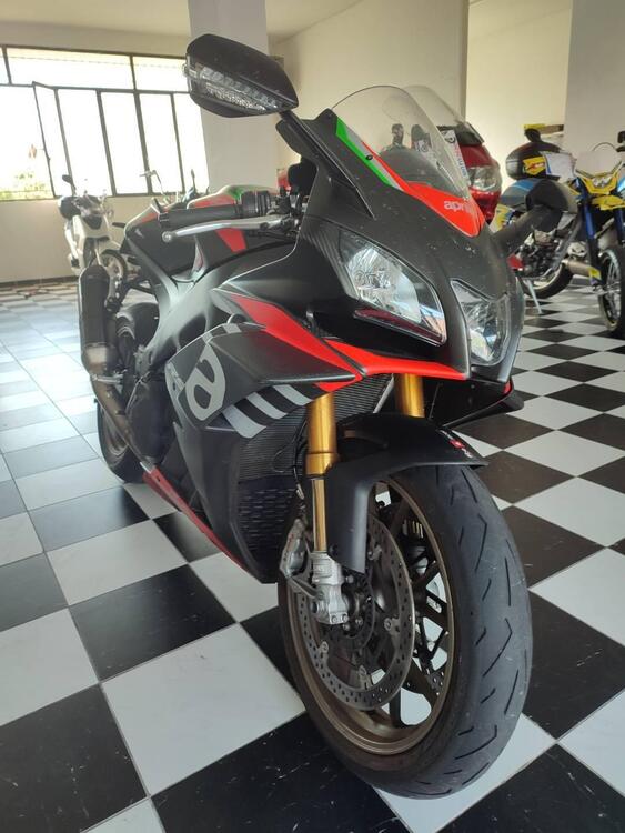 Aprilia RSV4 1100 Factory (2021 - 24) (3)