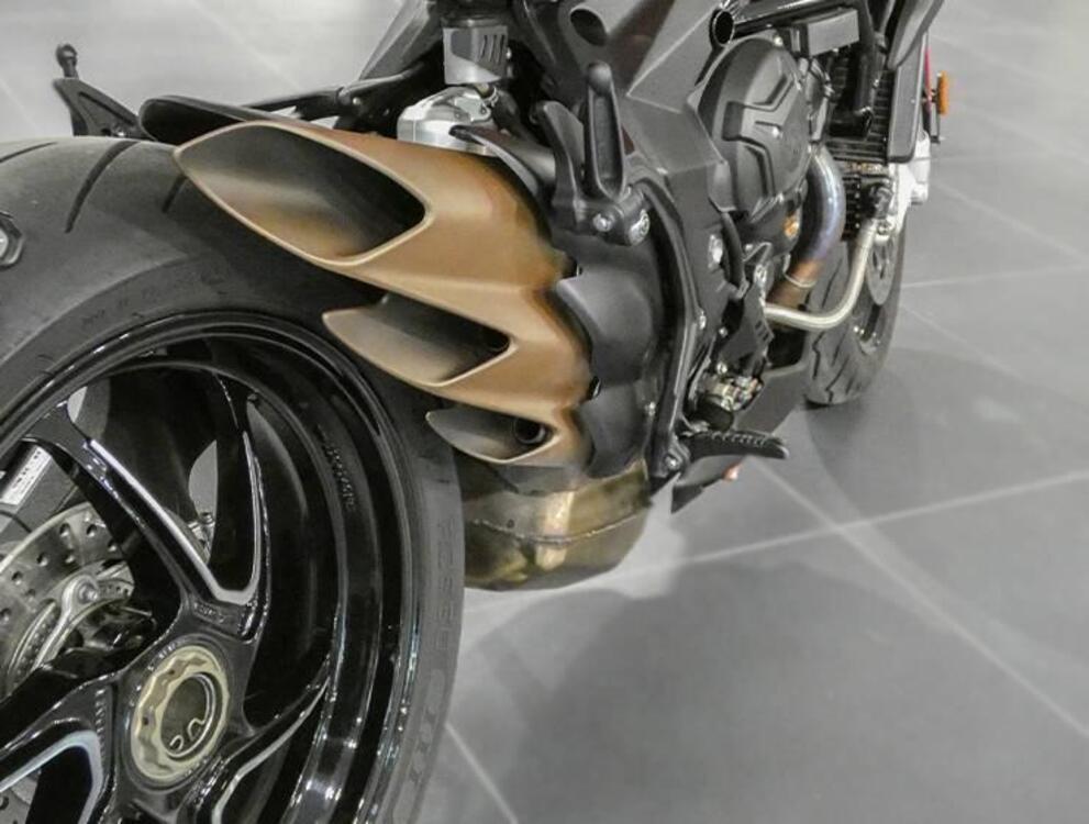 MV Agusta Brutale 800 RR (2021 - 24) (5)