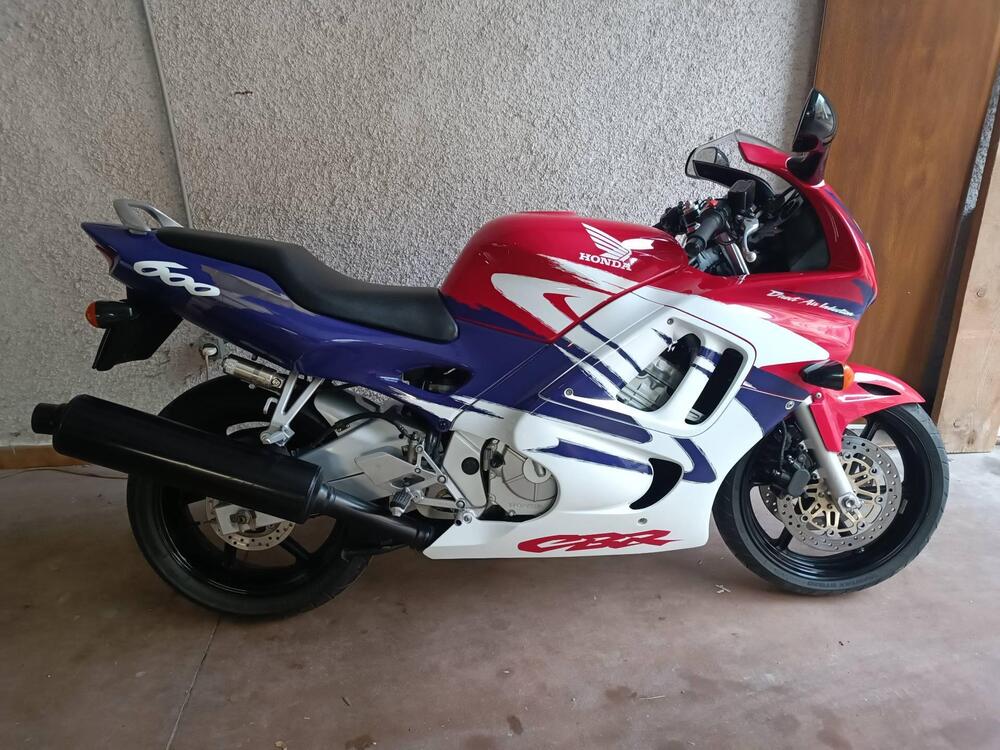 Honda CBR 600 F  (2)