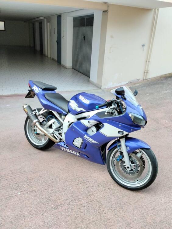 Yamaha YZF R6 (1999 - 00)