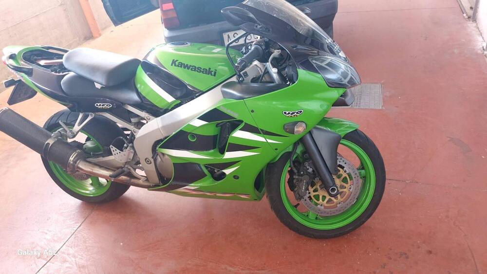 Kawasaki Ninja 600 ZX-6R (2000 - 02) (2)