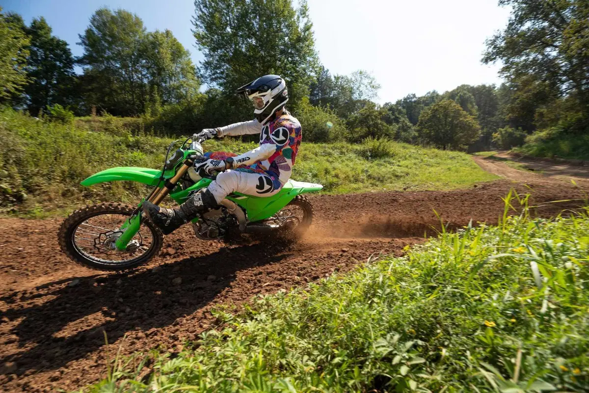 Kawasaki KX250 2025 TEST: tutta nuova e pronta per il mondiale MX2 (5)