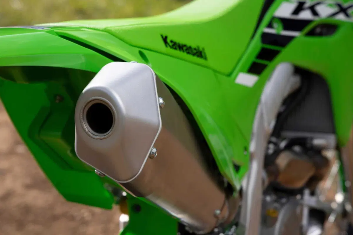 Kawasaki KX250 2025 TEST: tutta nuova e pronta per il mondiale MX2 (6)