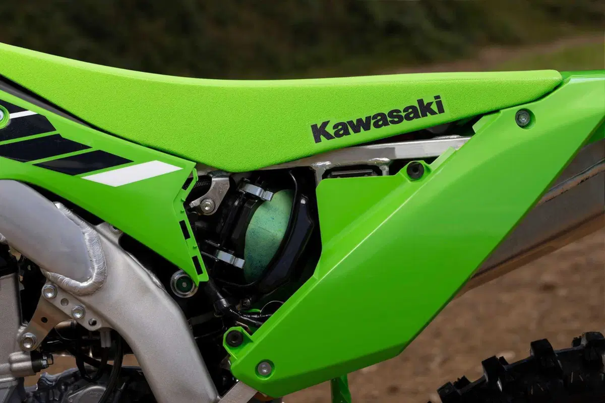 Kawasaki KX250 2025 TEST: tutta nuova e pronta per il mondiale MX2 (9)