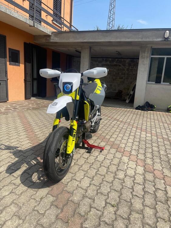 Husqvarna 701 Supermoto (2023 - 24) (4)