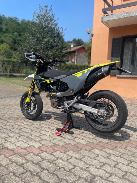 Husqvarna 701 Supermoto (2023 - 24) (5)