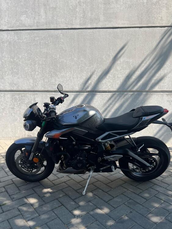 Triumph Street Triple 765 RS (2023 - 24) (2)