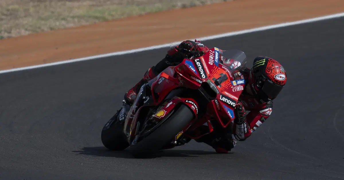 MotoGP 2024. GP di Aragon. Pecco Bagnaia: "Stamattina turno buttato, il problema non proviene dalla moto. Marc Marquez? Lui fa la differenza"