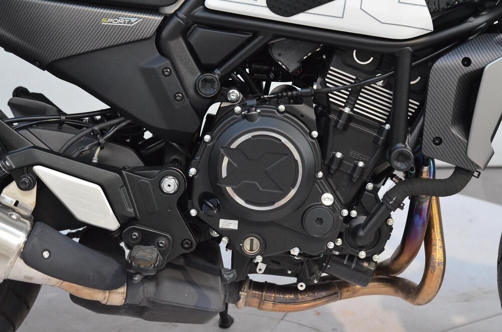 CFMOTO 700CL-X Sport (2022 - 24) (3)