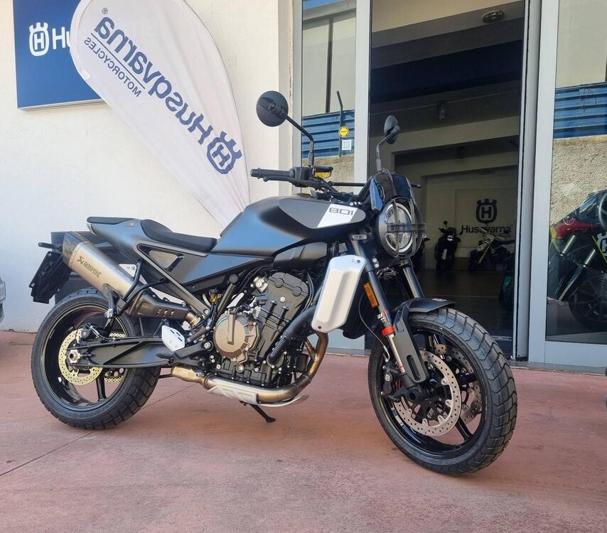 Husqvarna Svartpilen 801 (2024) (5)