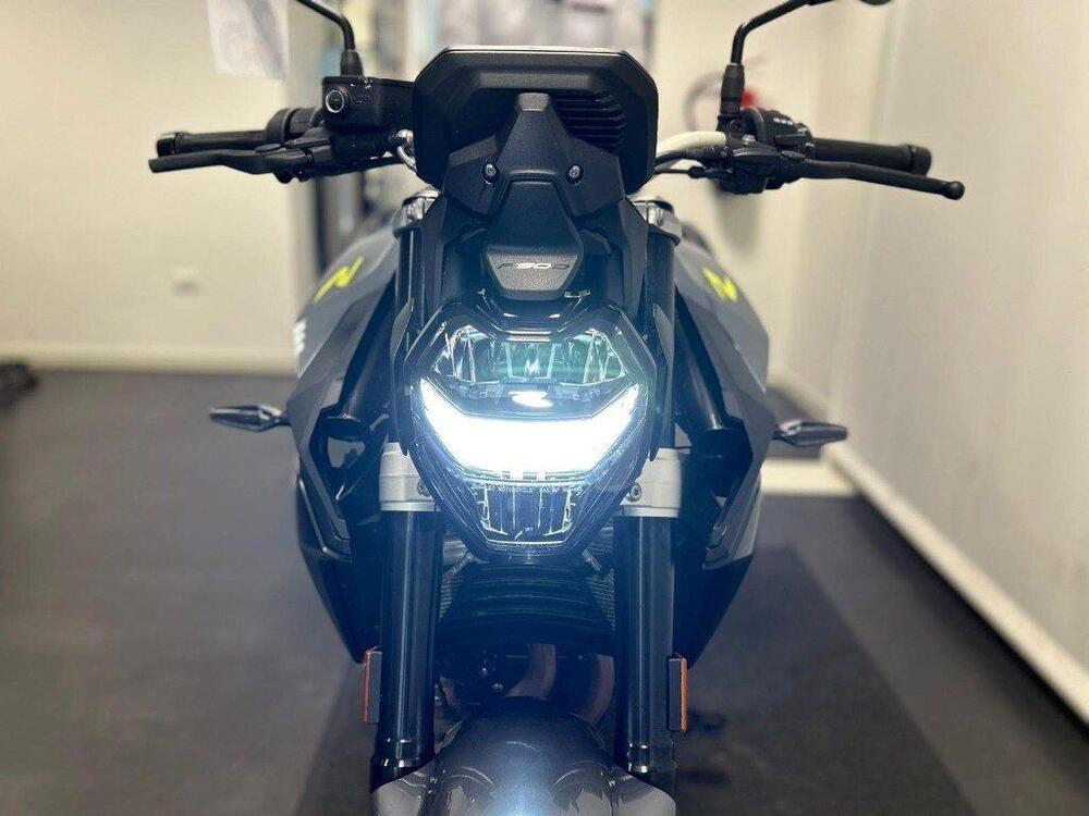 Bmw F 900 R (2021 - 25) (4)