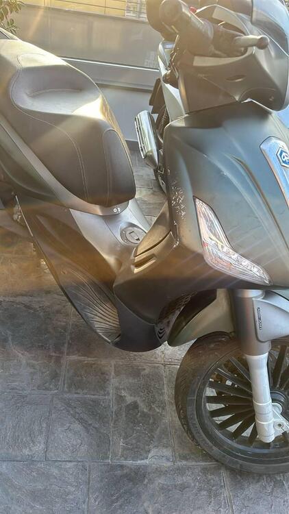 Piaggio Beverly 300 i.e. ABS-ASR (2016 - 20) (3)