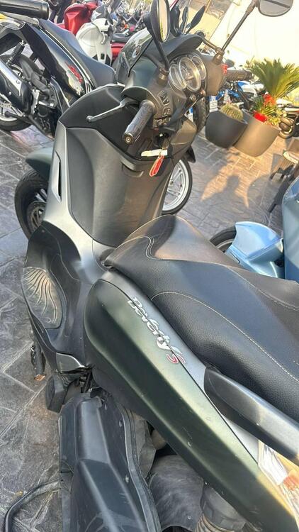 Piaggio Beverly 300 i.e. ABS-ASR (2016 - 20) (5)