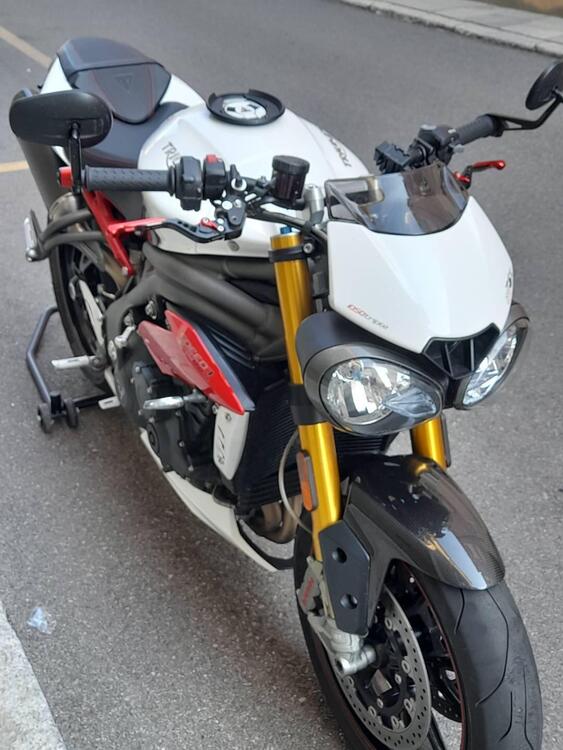 Triumph Speed Triple 1050 R ABS (2016 - 17) (4)