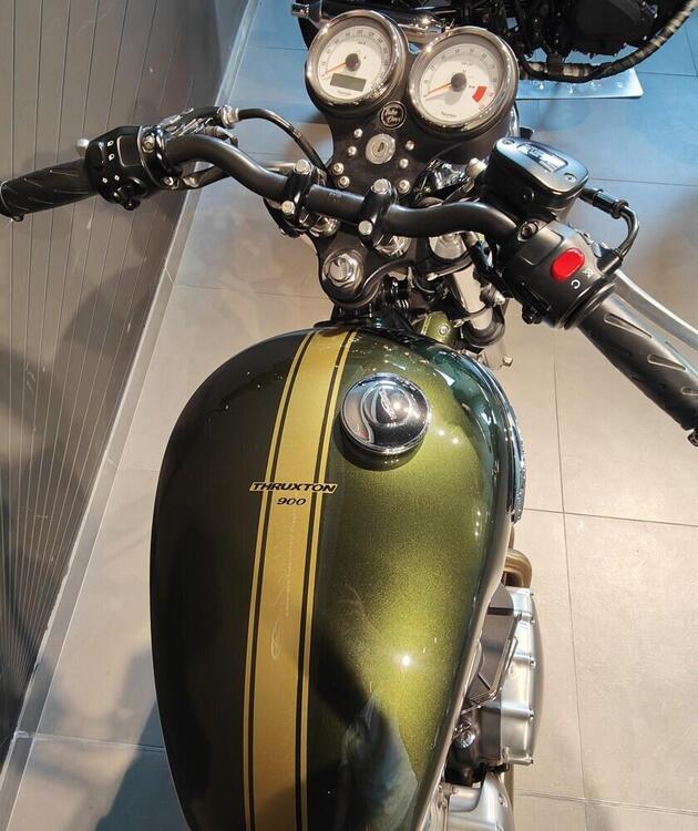 Triumph Thruxton 900 (2004 - 15) (2)