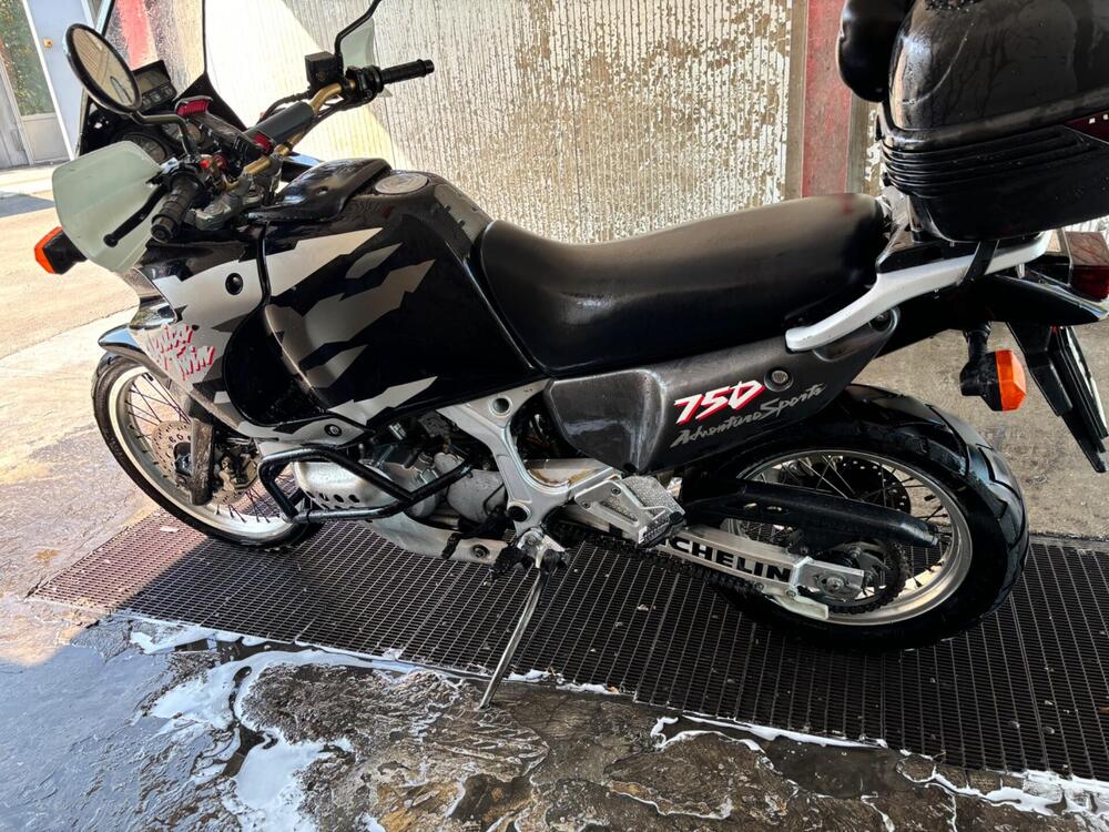 Honda Africa Twin XRV 750 (1996 - 02) (2)