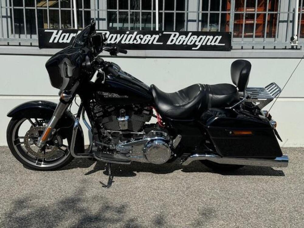 Harley-Davidson 107 Street Glide (2017 - 19) - FLHX (5)