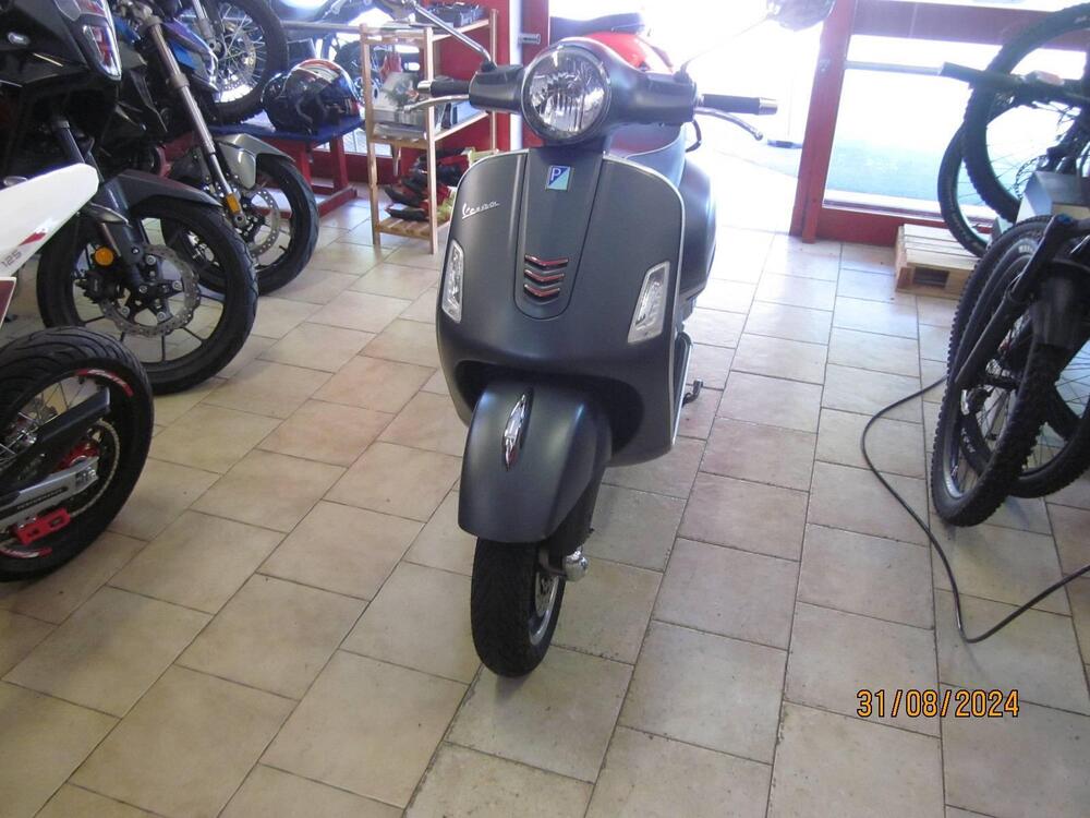 Vespa GTS 300 Super Sport ABS (2010 - 16) (2)