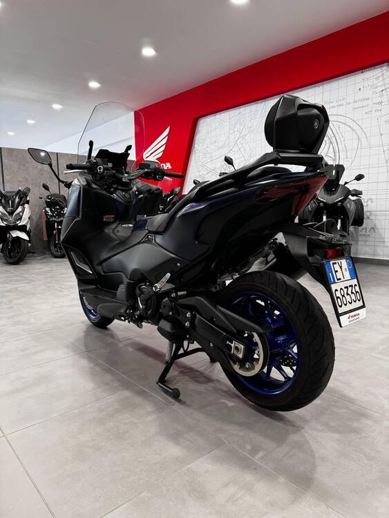 Yamaha T-Max 560 (2022 - 24) (4)