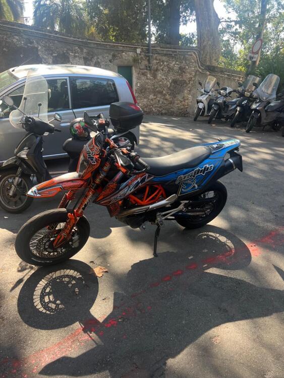 KTM 690 SMC R (2021-22) (4)