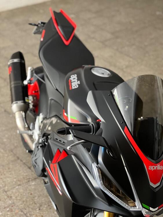 Aprilia RSV4 1100 (2021 - 24) (2)