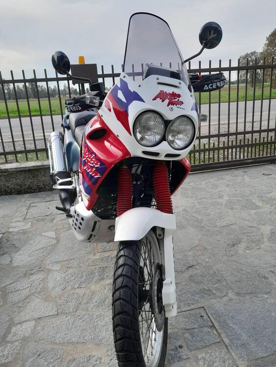 Honda Africa Twin XRV 750 (2)