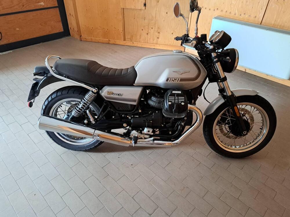 Moto Guzzi V7 Special (2021 - 24)